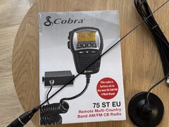 Pachet statie radio emisie-receptie Cobra CB 75 ST + Antena Cobra HG A1500